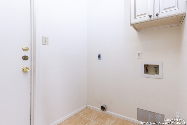 Building Photo - 13011 Feather Ridge Dr