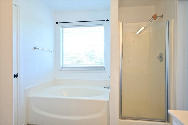Building Photo - 1631 Mt Zion Dr