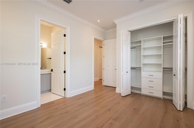 Building Photo - 680 Destacada Ave