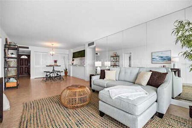 Building Photo - 5700 Mariner St