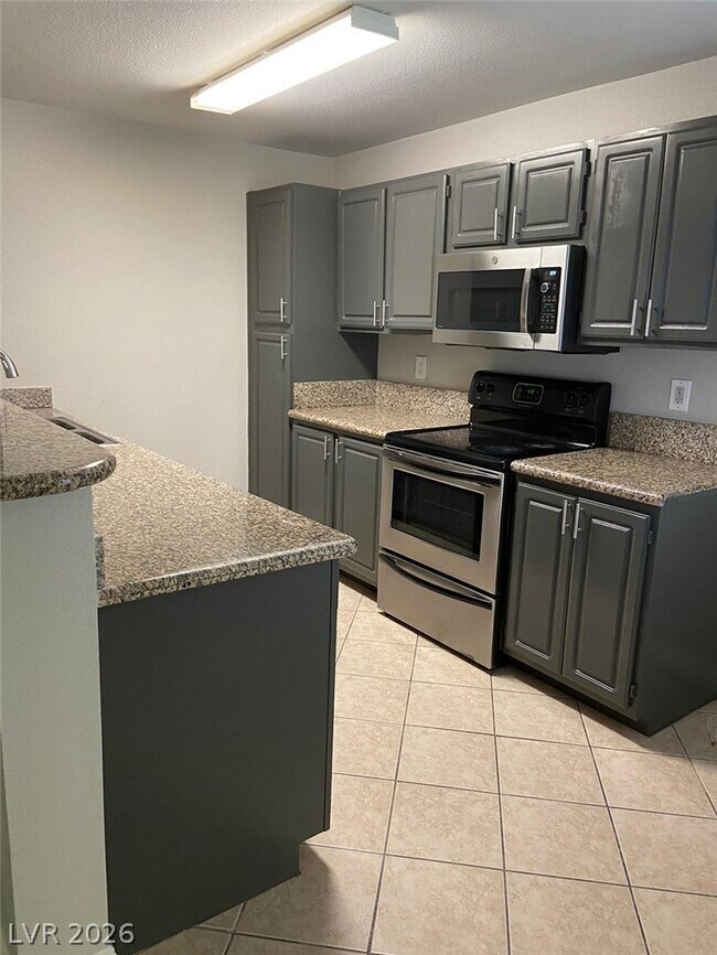 Building Photo - 5055 W Hacienda Ave