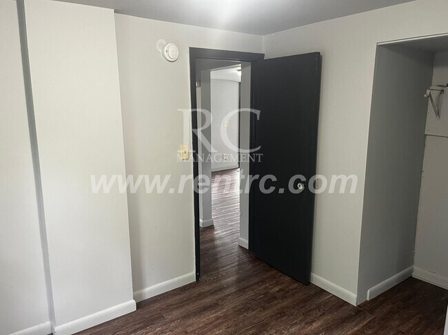 Building Photo - 229 Kentucky-