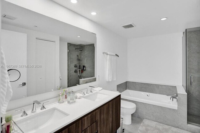 Building Photo - 488 NE 18th St