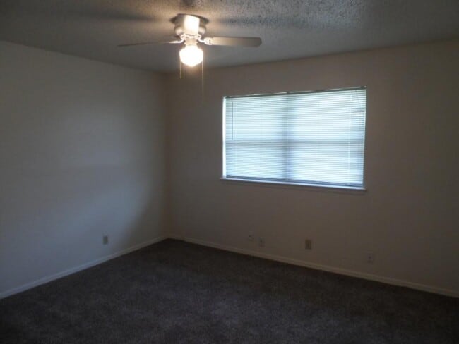 Building Photo - 120 NE 12th St