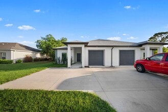 Building Photo - 26483-26483 Sandhill Blvd