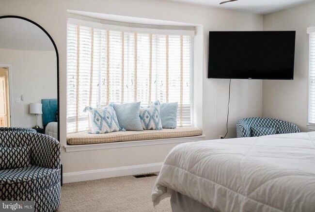 Building Photo - 2210 Boxmere Rd