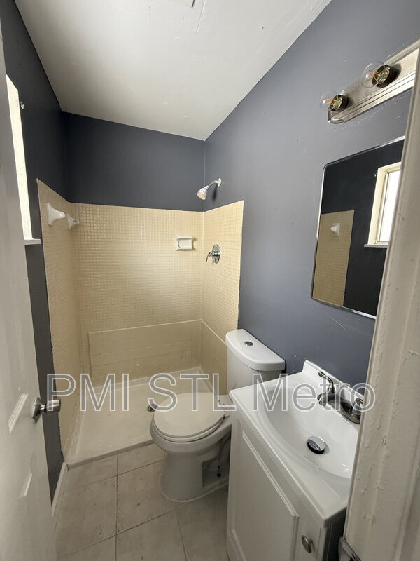 Building Photo - 10189 Count Dr