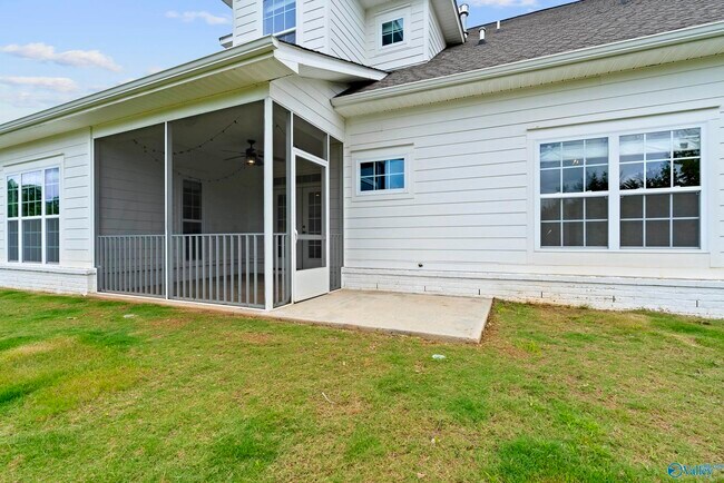 Building Photo - 6605 Waxwood Dr