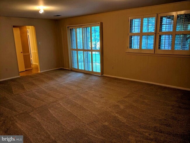 Building Photo - 8702 Thunderbird Ct