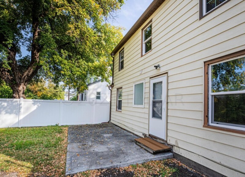 Building Photo - 1458 10th St N