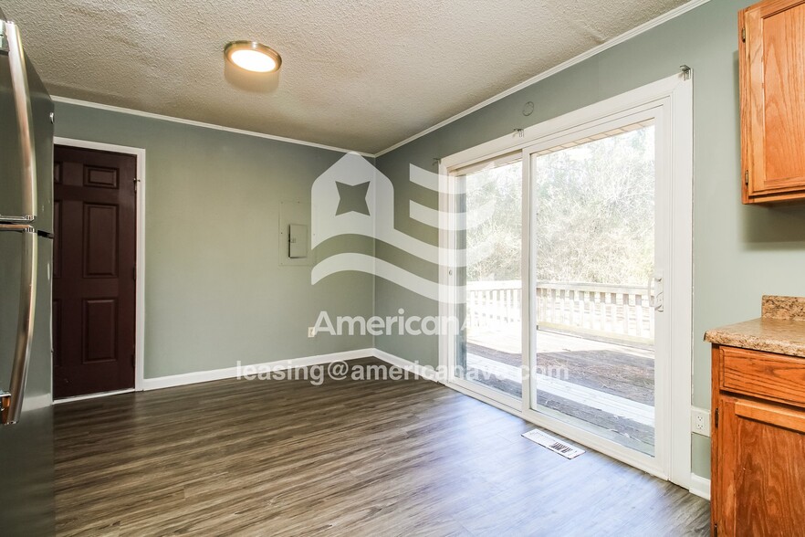 Building Photo - 708 Fair St