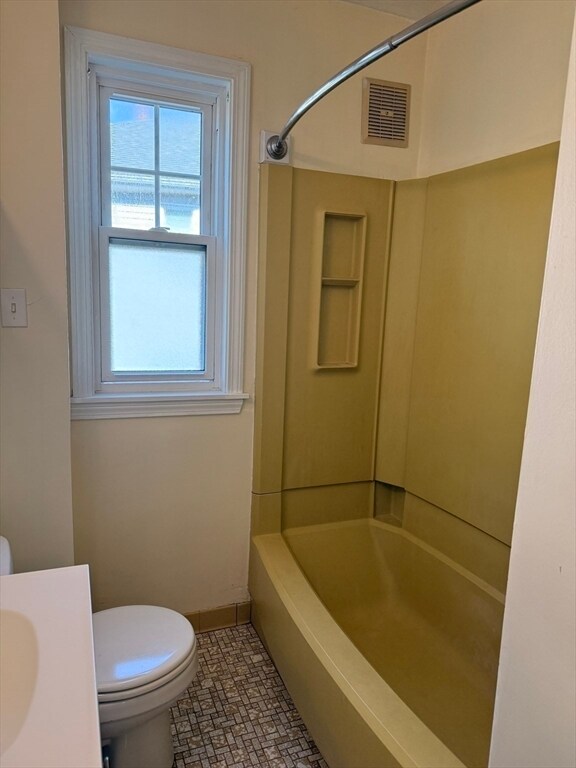 Building Photo - 24 Brook Rd