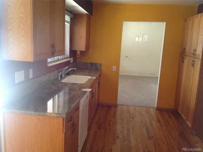 Building Photo - 10989 Roseanna Dr
