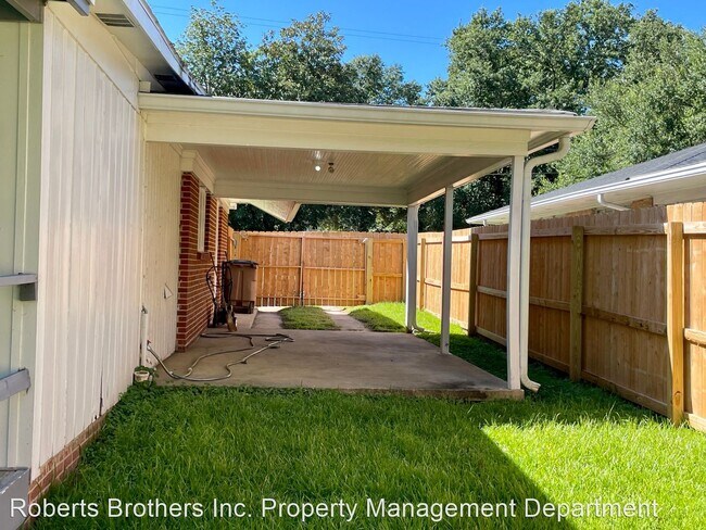 Building Photo - 3 br, 1 bath House - 1912 Old Shell Road