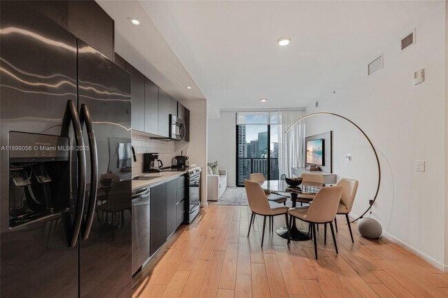 Building Photo - 398 NE 5th St