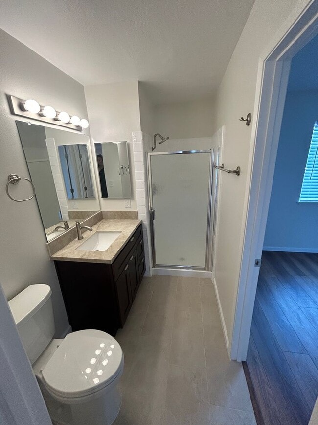 Building Photo - 852 Glenwick Ave