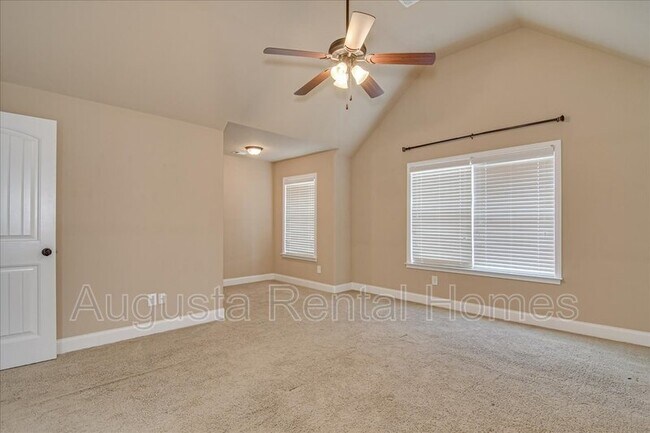 Building Photo - 3814 Berkshire Way