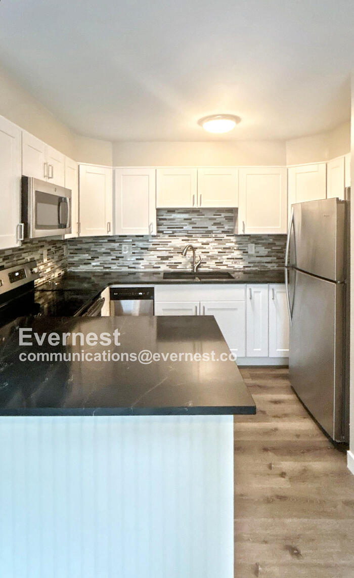 Building Photo - 1621 W Colorado Ave