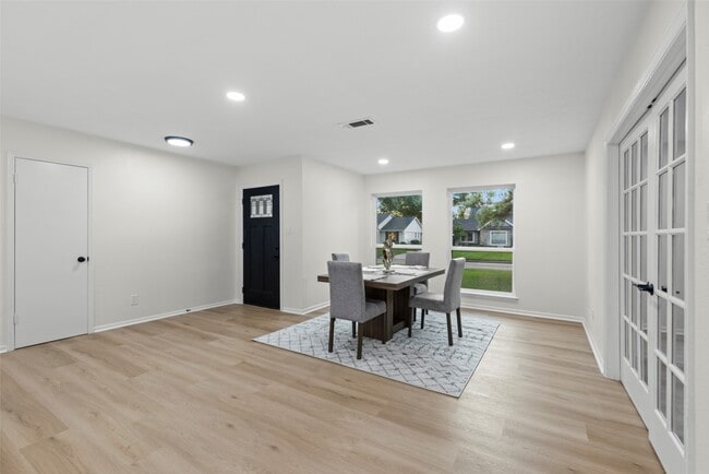 Building Photo - 2610 Moss Hill Dr