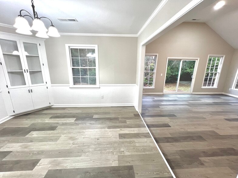 Building Photo - 2401 Clematis Trl