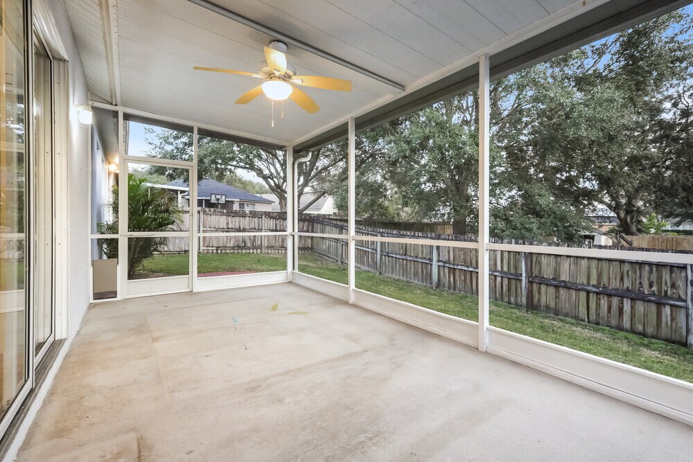 Building Photo - 619 Wave Crest Cir