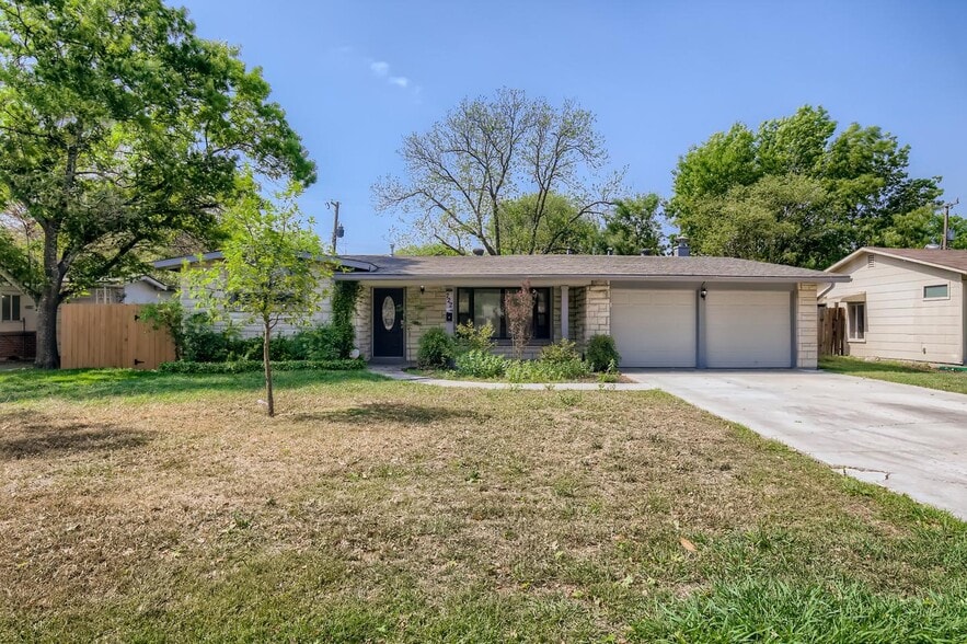 Building Photo - Beautifully updated Northwood home near Northridge Park