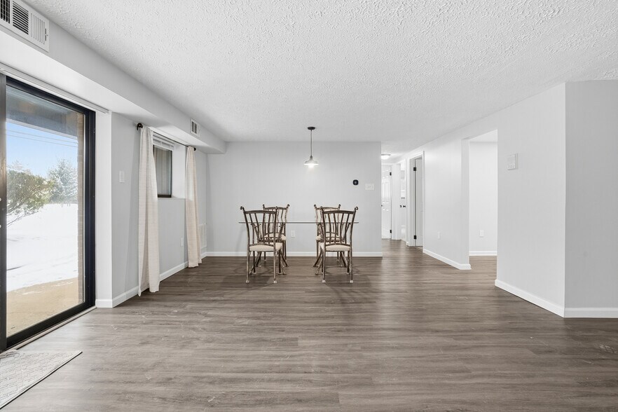 Building Photo - 1204 Dutilh Rd