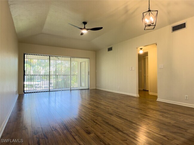 Building Photo - 1801 Courtyard Way