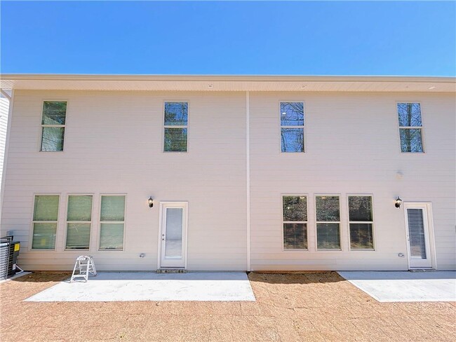 Building Photo - 2580 Mls Cmn Dr