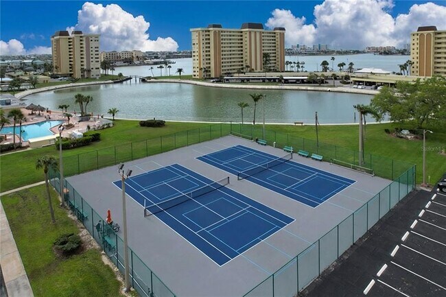 Building Photo - 4650 Cove Cir