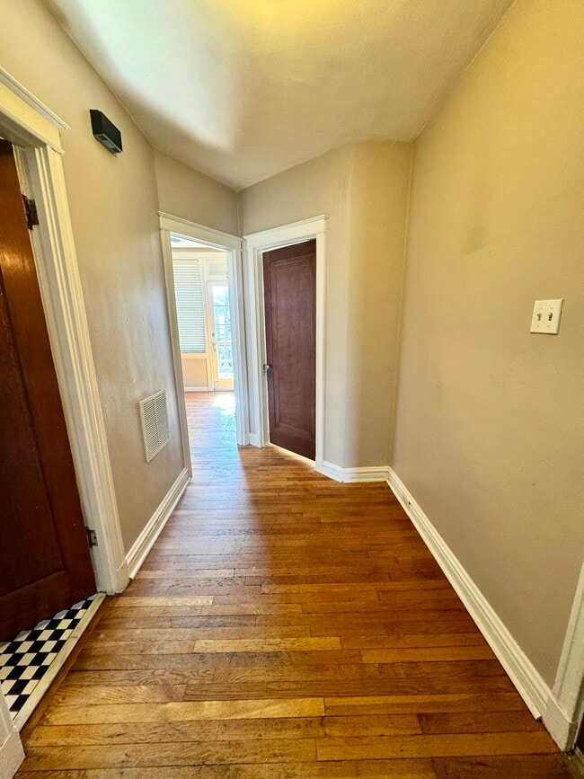 Building Photo - 4930 Tholozan Ave