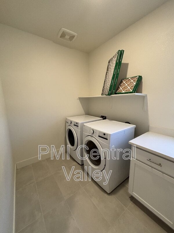 Building Photo - 3226 Tibidabo St