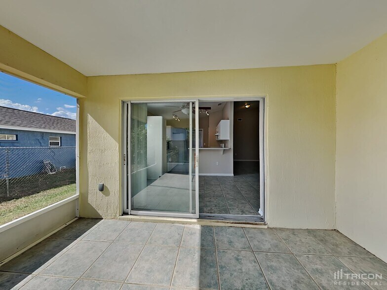Building Photo - 7641 Manor Dr