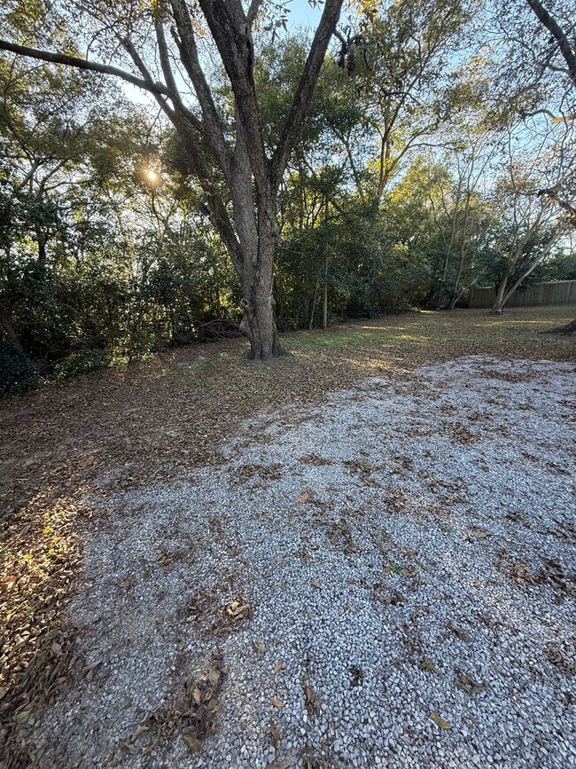 Building Photo - Furnished 2 BR 2 bath