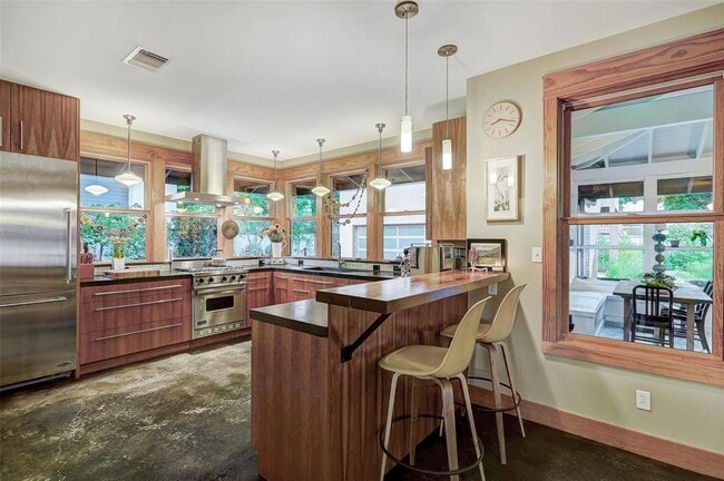 Building Photo - 4509 Avenue A