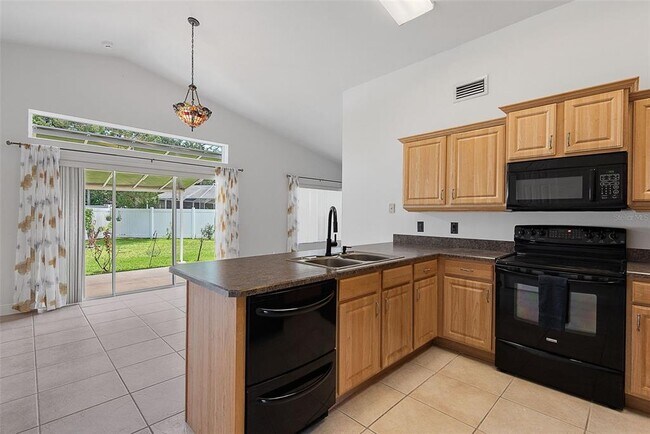 Building Photo - 113 Whippoorwill Dr