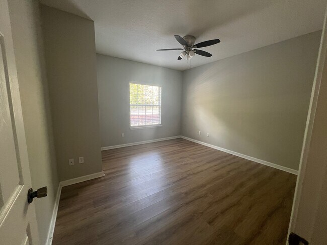 Building Photo - 2200 Marsh Hawk Ln