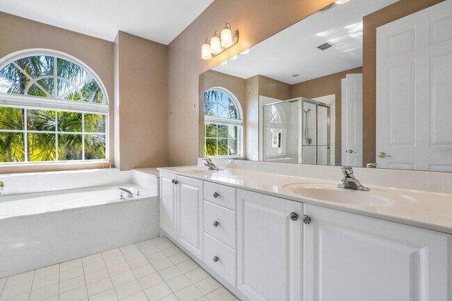 Building Photo - 9543 Barletta Winds Point