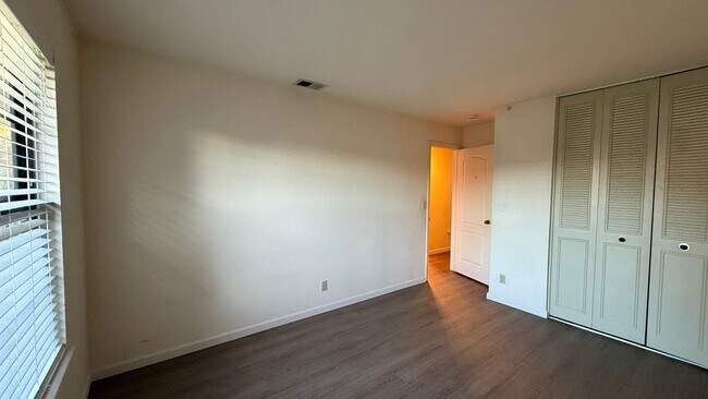 Building Photo - 782 Rachel Dr