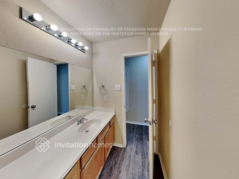 Building Photo - 5028 Raymond Dr