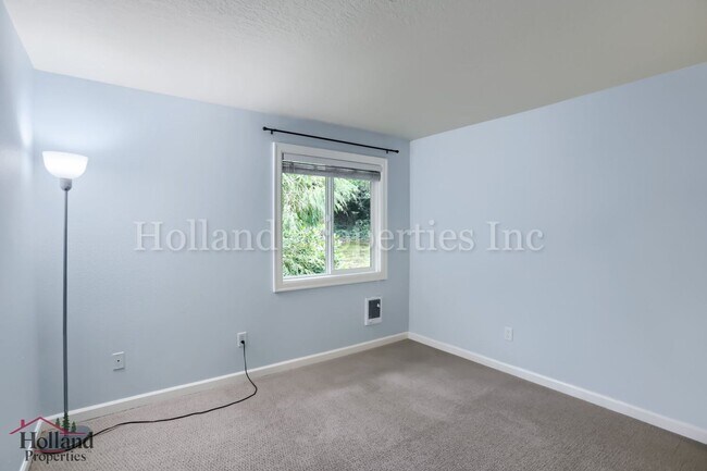 Building Photo - 2680 SW 87th Ave