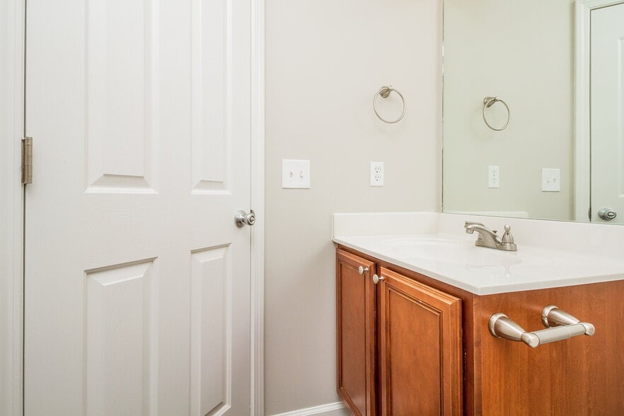 Building Photo - 3040 Herman B Rader Dr