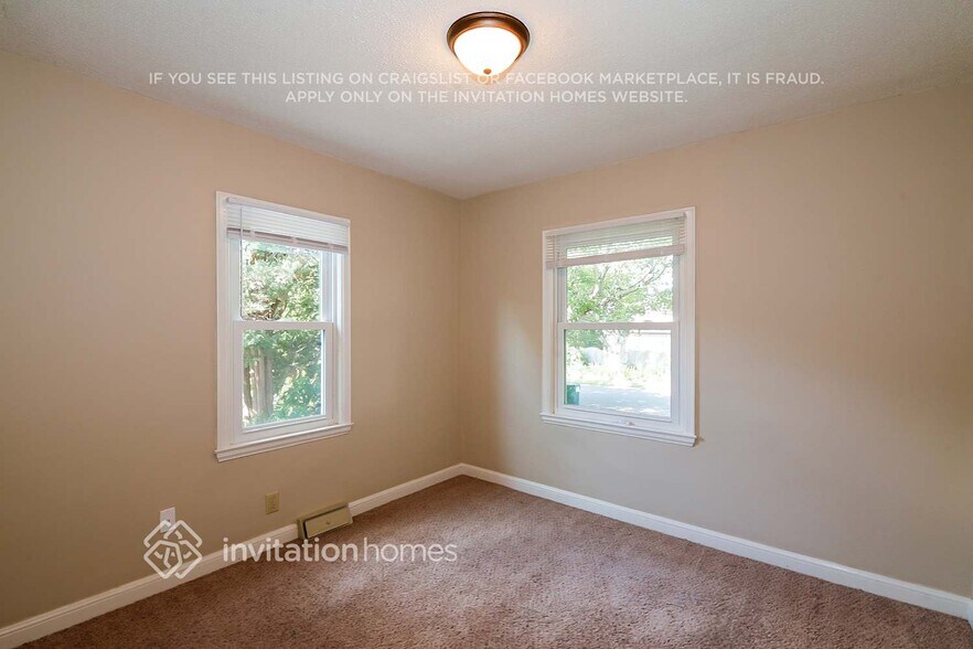 Building Photo - 3940 3rd St NE