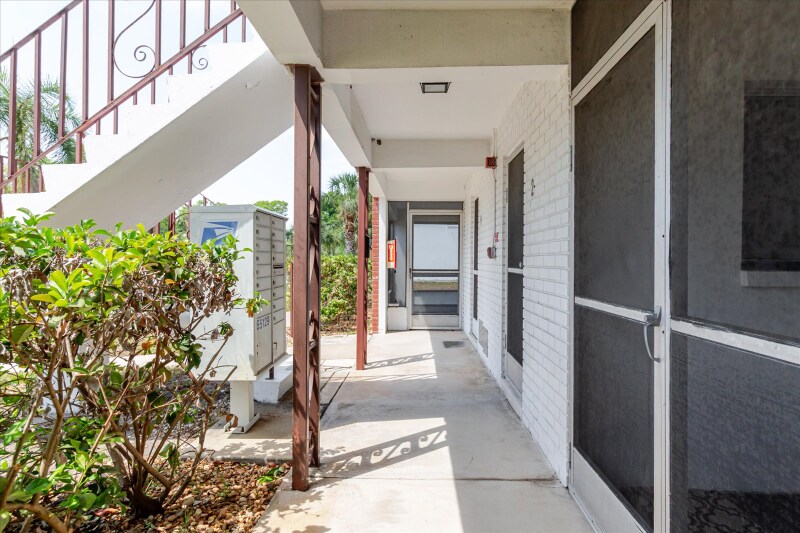 Building Photo - 2348 Shelley St