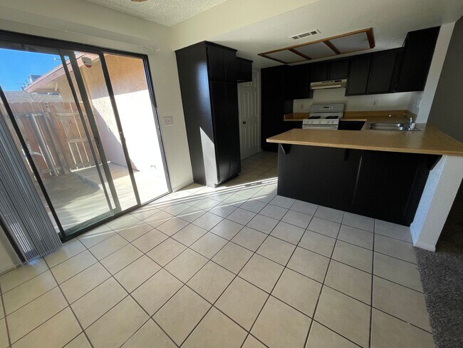 Building Photo - 20292 Thunderbird Rd