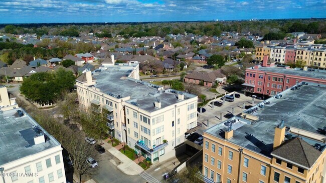 Building Photo - 201 Settlers Trace Blvd