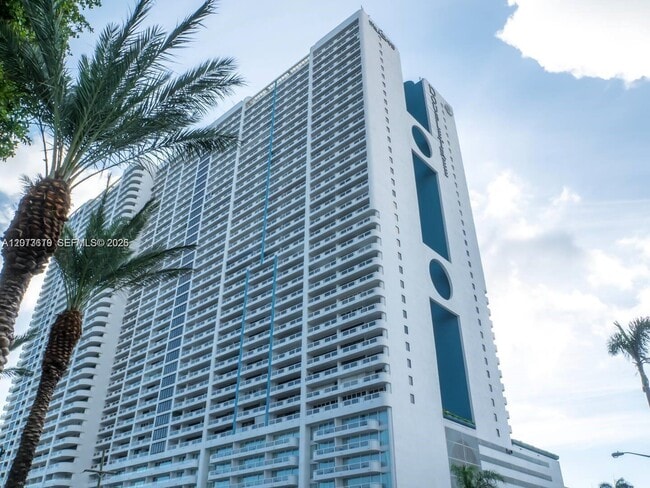 Building Photo - 1717 N Bayshore Dr