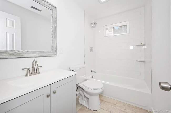 Building Photo - 405 Ruth St