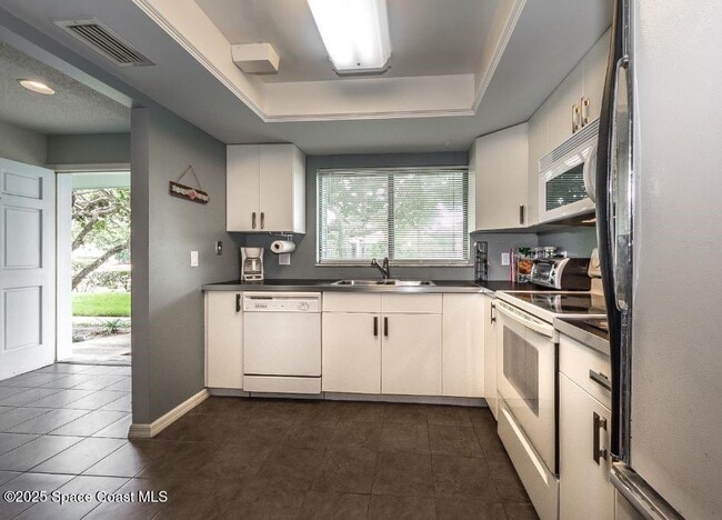 Building Photo - 917 Coquina Ln