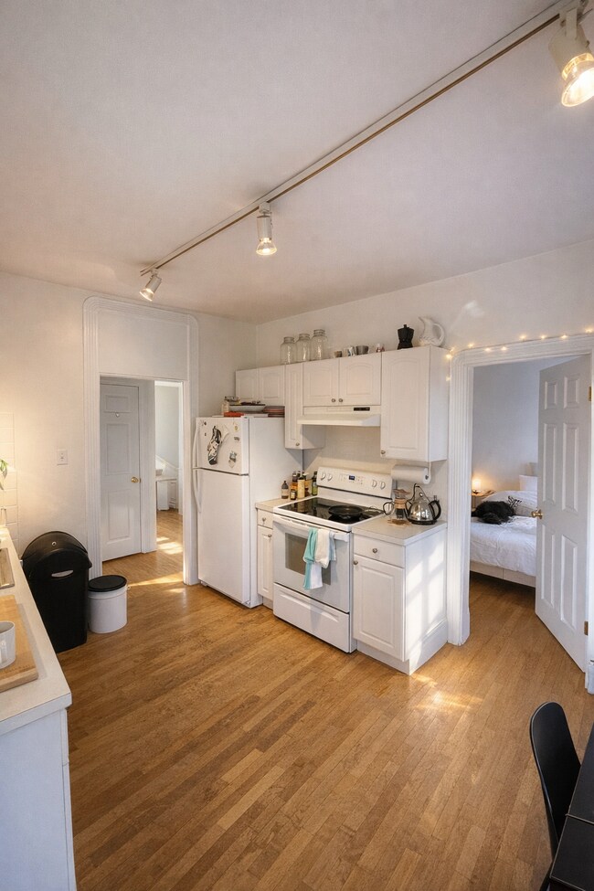 Building Photo - 15 Revere St